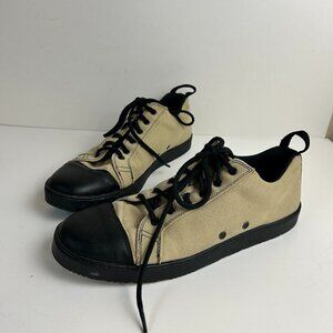 Casual Canvas Low-Top Sneakers in Beige and Black